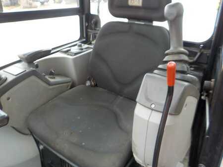 Minibagry 2015 Caterpillar 302.7DCR (7)
