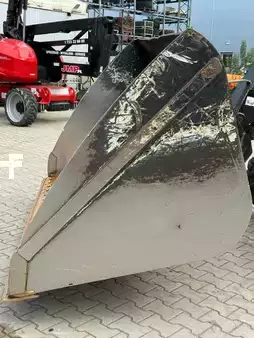 Work Tools 0 Manitou CBA 2500 LDR 2450mm 2,5m3  570554 (2)