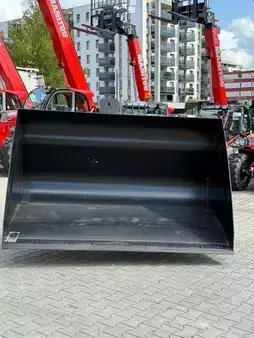 Work Tools 2025 Manitou CBA 2500 LDR 2450mm 2,5m3  570554 (4)