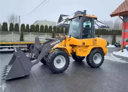 Chargeuse sur pneus 2013 Volvo  L30B-Z/X (1)