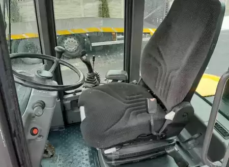 Chargeuse sur pneus 2013 Volvo  L30B-Z/X (10)