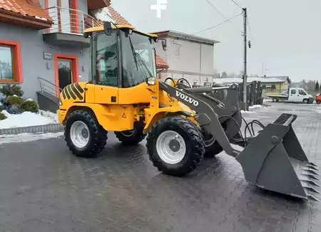 Chargeuse sur pneus 2013 Volvo  L30B-Z/X (4)