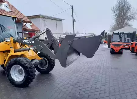 Chargeuse sur pneus 2013 Volvo  L30B-Z/X (6)