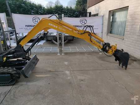 Lánctalpas kotrógép 2025 [div] 2500 KG (11)