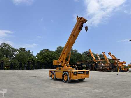 Grúas sobre camiones 2008 Broderson IC250-3B (4)