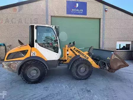 Kerekes rakodó 2017 Liebherr L 506 (1)