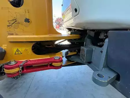 Kerekes rakodó 2017 Liebherr L 506 (10)