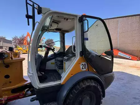 Kerekes rakodó 2017 Liebherr L 506 (13)