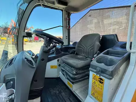 Kerekes rakodó 2017 Liebherr L 506 (14)