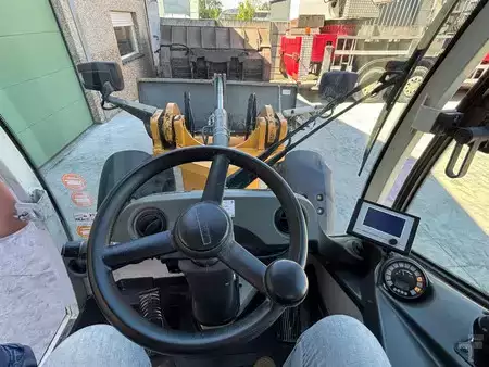 Kerekes rakodó 2017 Liebherr L 506 (15)
