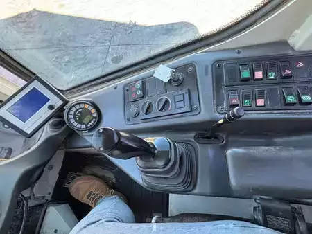Kerekes rakodó 2017 Liebherr L 506 (17)