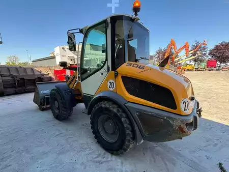 Kerekes rakodó 2017 Liebherr L 506 (3)