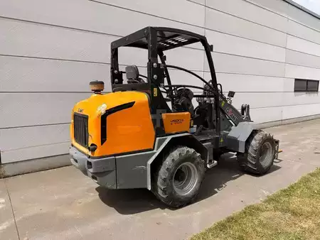 Kolové nakladače 2019 Giant V5003 X-TRA 45+ (2)