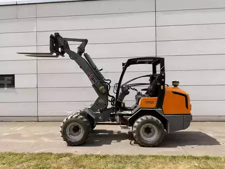 Kolové nakladače 2019 Giant V5003 X-TRA 45+ (5)