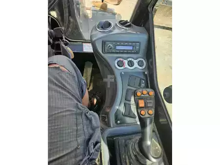 Kolové nakladače 2023 Giant G3500 (10)