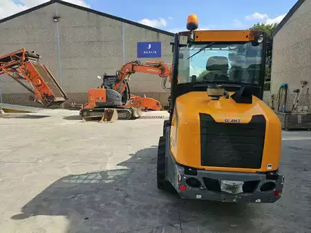 Kolové nakladače 2023 Giant G3500 (2)