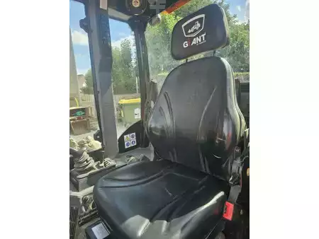 Kolové nakladače 2023 Giant G3500 (7)