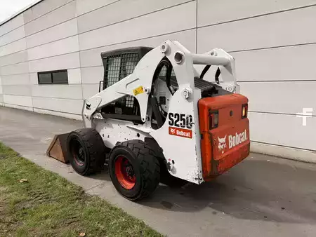 Kolové nakladače 2008 Bobcat S250 S250 (3)
