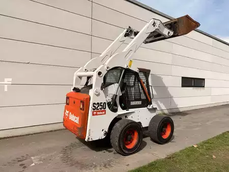 Kolové nakladače 2008 Bobcat S250 S250 (5)