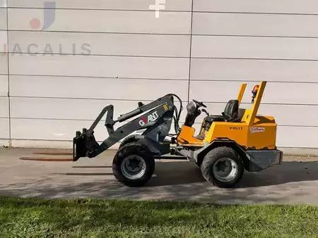 Kolové nakladače 2006 Giant V451T (1)