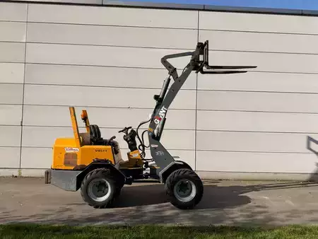 Kolové nakladače 2006 Giant V451T (8)