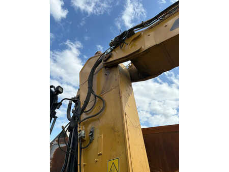 Korečková rýpadla 2018 Caterpillar 374F (12)