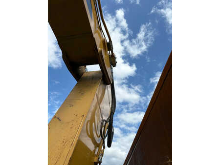 Korečková rýpadla 2018 Caterpillar 374F (13)