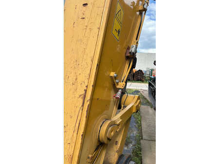 Korečková rýpadla 2018 Caterpillar 374F (14)