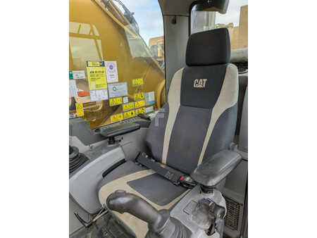 Korečková rýpadla 2018 Caterpillar 374F (21)