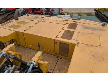 Korečková rýpadla 2018 Caterpillar 374F (5)