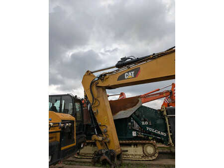 Korečková rýpadla 2018 Caterpillar 374F (8)