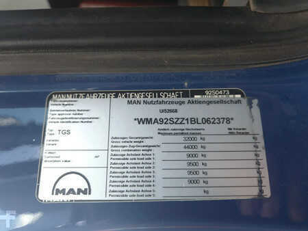 Autojeřáby 2011 MAN TGS (15)