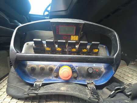 Autojeřáby 2011 MAN TGS (16)