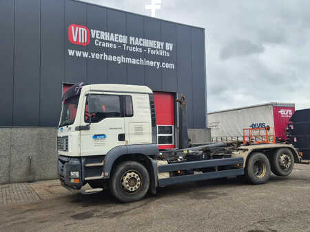 Truck 2005 MAN 26 430 (1)