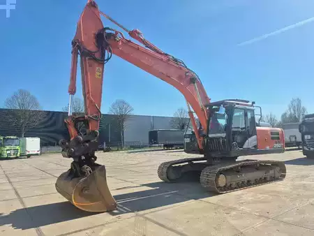 Rupsgraafmachines 2018 Hitachi ZX250LCN-6 (1)