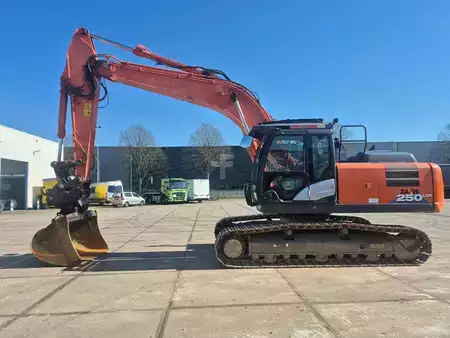 Rupsgraafmachines 2018 Hitachi ZX250LCN-6 (3)