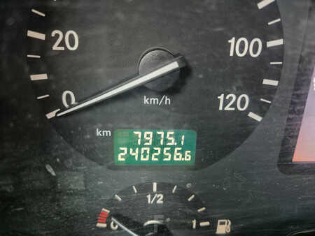 Lastbil 2005 Mercedes-Benz Actros 3344 (14)