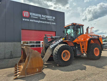 Kolové nakladače 2018 Doosan dl450-5 (1)