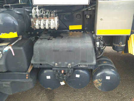 Autojeřáby 2016 MAN TGA 26.480 (21)