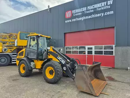 Starrer Baggerlader 2019 JCB 409 T4 (6)