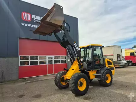 Starrer Baggerlader 2019 JCB 409 T4 (9)