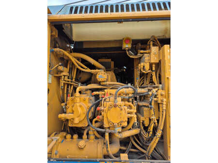 Mobile Cranes 1993 Liebherr hs832hd (10)