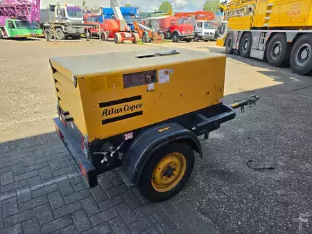 Kompresszor 2004 Atlas Copco xas36yd (3)