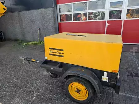 Kompresszor 2004 Atlas Copco xas36yd (4)