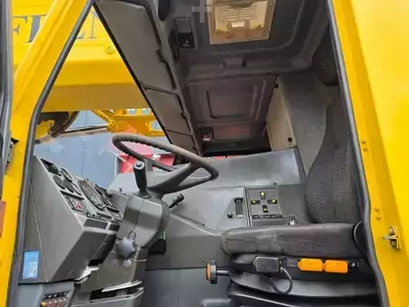 Dźwigi mobilne 2004 Grove GMK3050 (11)