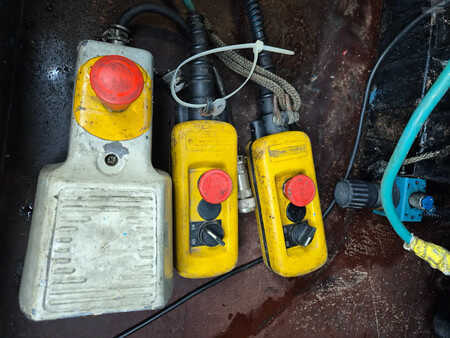 Kuorma-auto 1996 Renault midliner 180 (14)