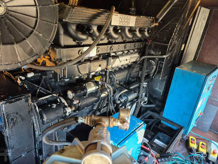 Kuorma-auto 1996 Renault midliner 180 (19)