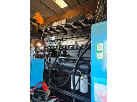 Kuorma-auto 1996 Renault midliner 180 (21)