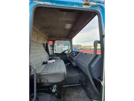 Kuorma-auto 1996 Renault midliner 180 (23)