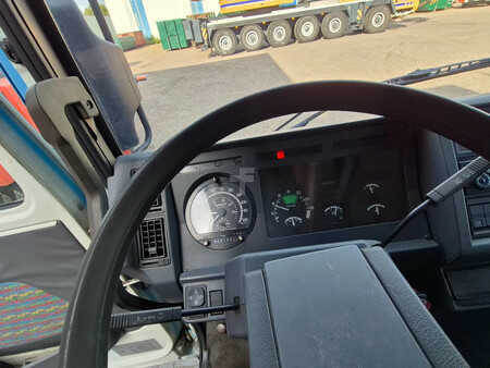 Kuorma-auto 1996 Renault midliner 180 (27)